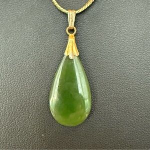 Green Jade Teardrop Pendant Necklace Vintage 20” Chain Signed Korea